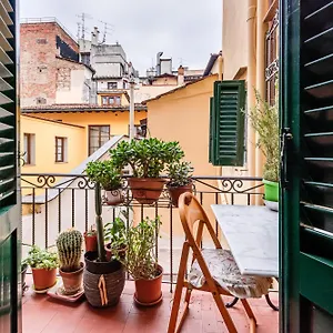 Apartment A Due Passi Dal Duomo Di, Florence
